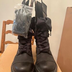 Dr. Marten Floral Lined Triumph 1914 Boots